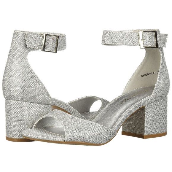 Silver Heels - Picture 2 of 3